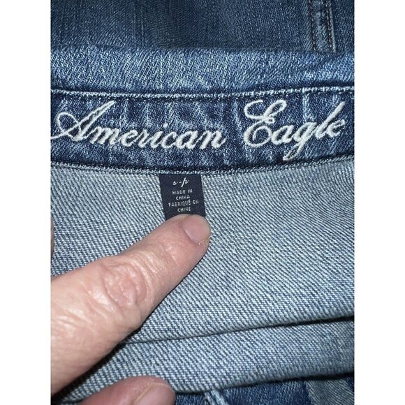 AMERICAN EAGLE Womens Medium Wash Stretch Denim Cropped Jean Jacket - Picture 7 of 9